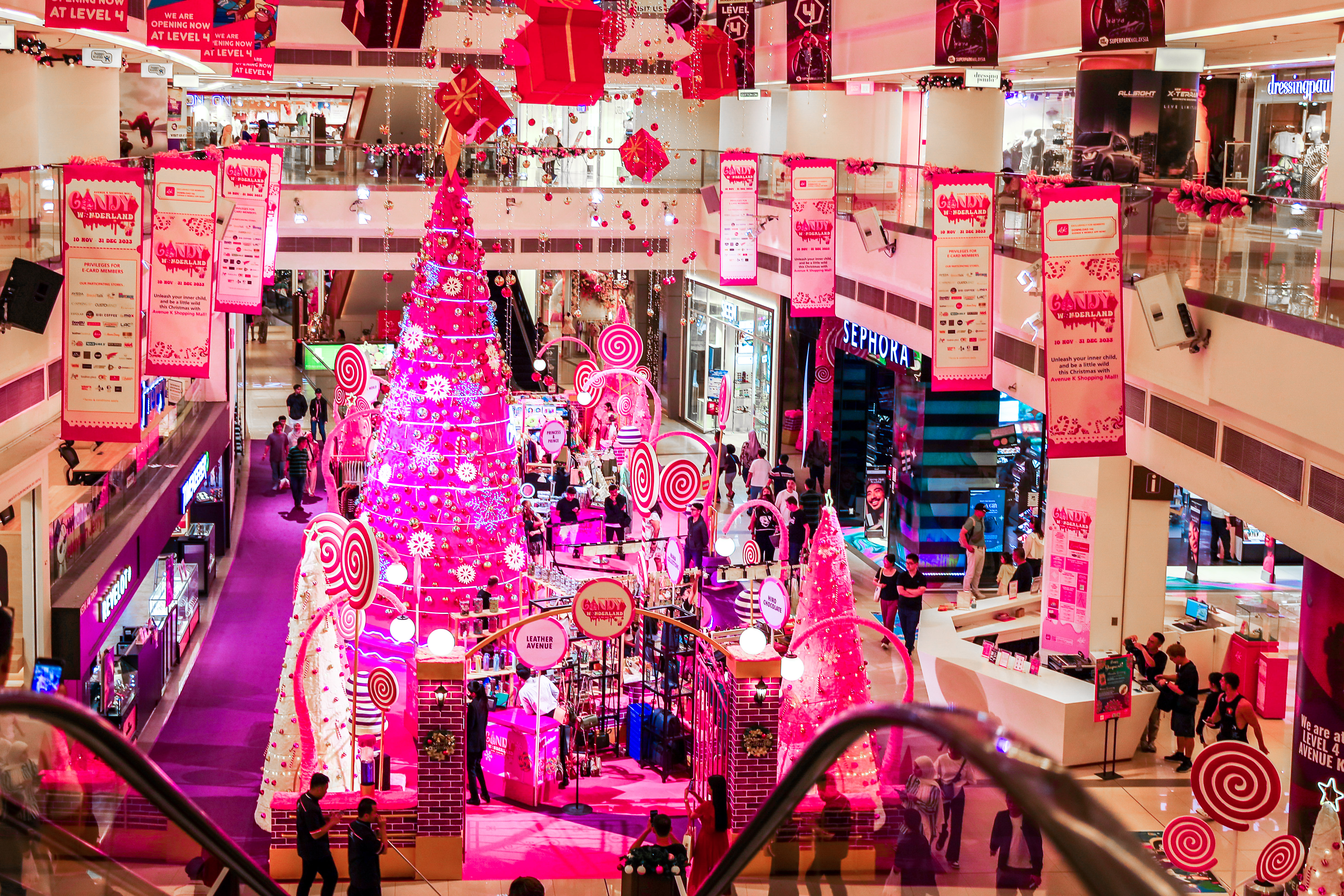 Avenue K Shopping Mall gets decked out in sweet candy decor this Christmas, for their aptly named Candy Wonderland.