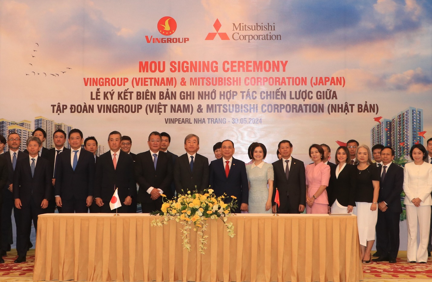 Leaders of Mitsubishi Corporation, Vingroup and its member companies at the signing ceremony.