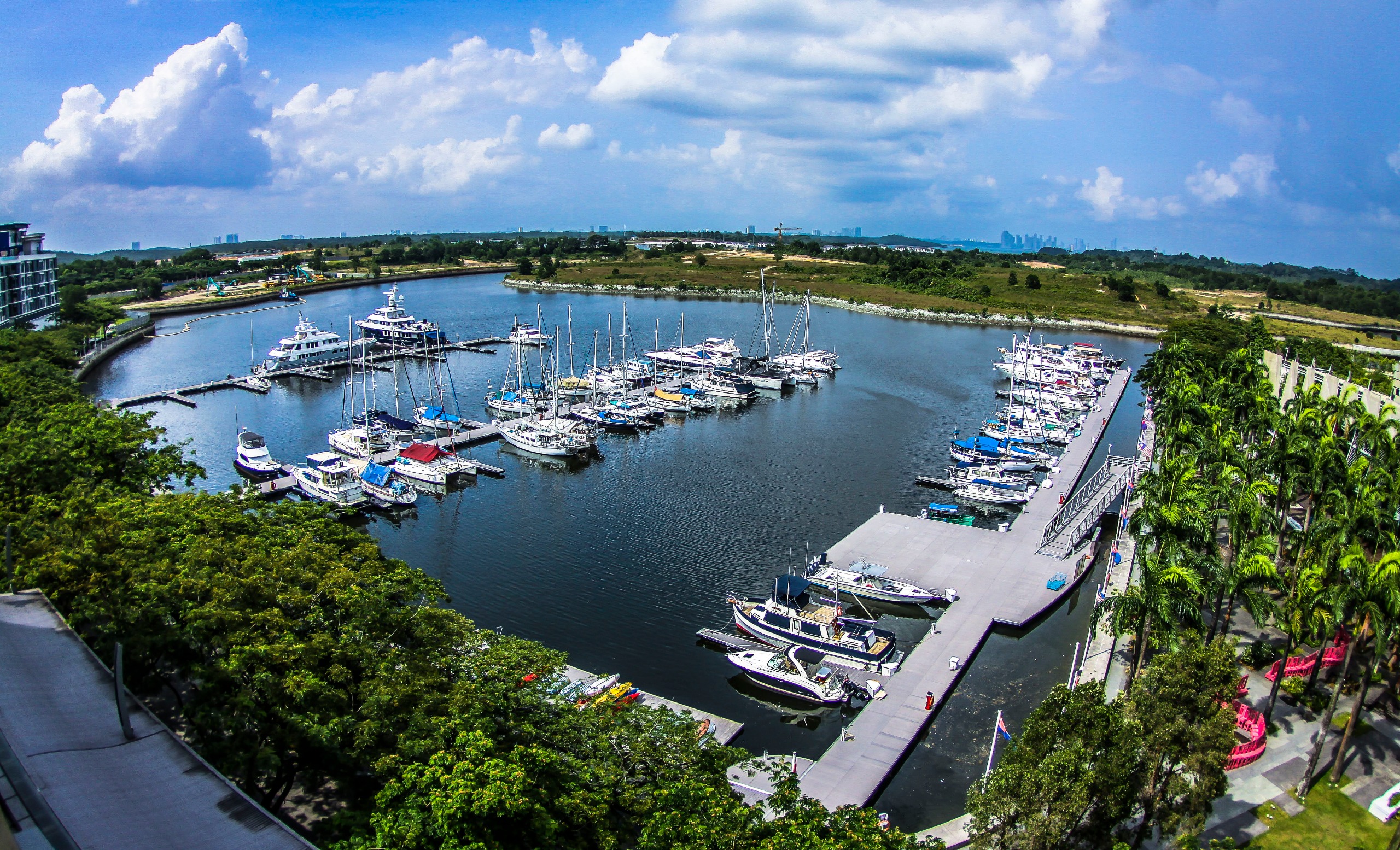 Pinetree Marina’s strategic location provides effortless access to crucial Southeast Asian maritime corridors, making it an ideal starting point for boaters from Phuket, Langkawi, Pangkor Island, Kota Kinabalu, and Singapore