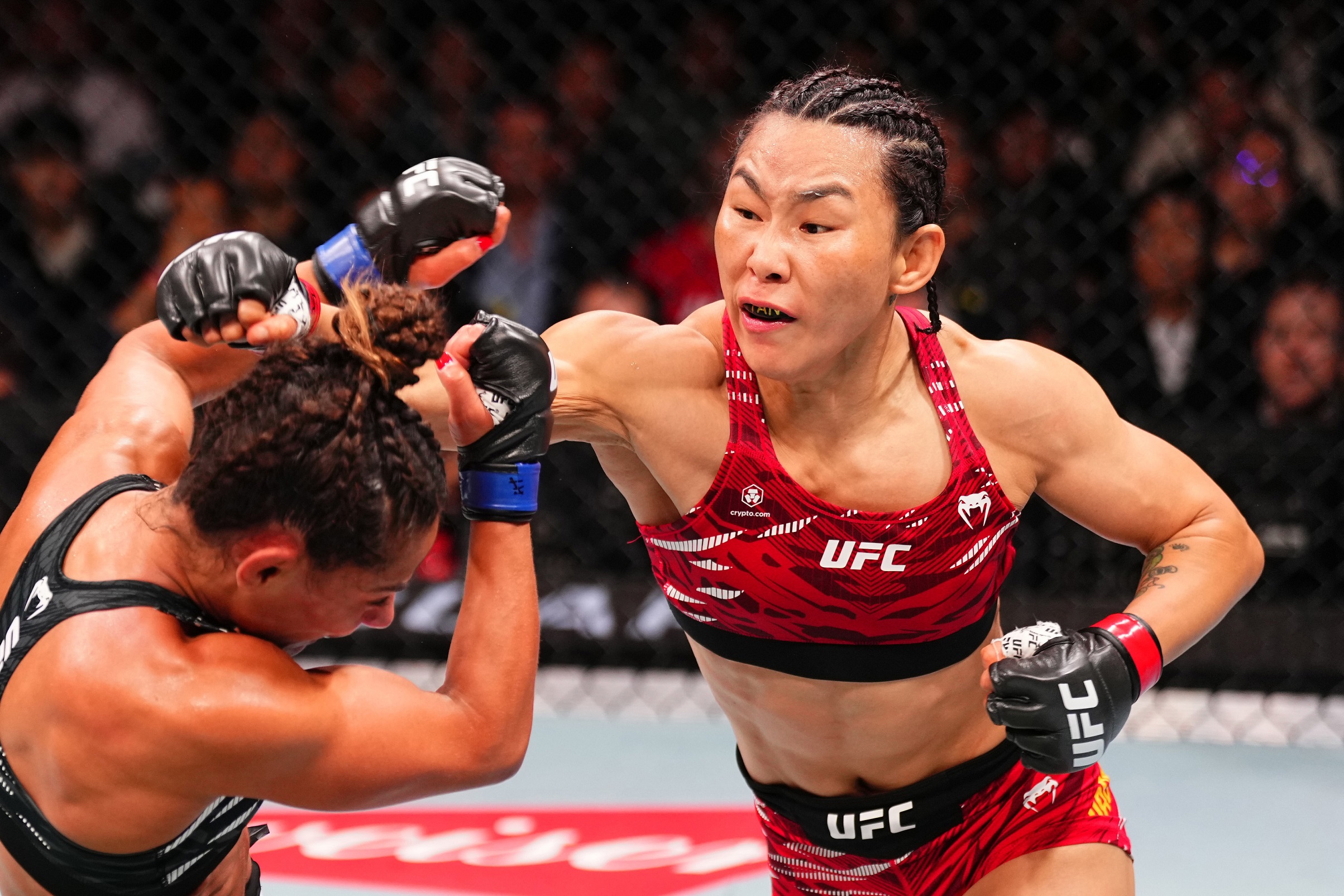 In the co-main event, former UFC women's strawweight title challenger and No.2 ranked Yan Xiaonan reignited her championship quest by defeating surging phenom and No.9 ranked Tabatha Ricci.