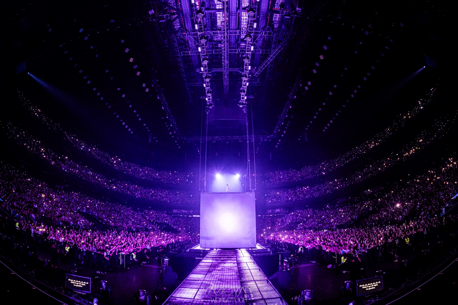 Music lovers were enthralled by Jackson’s electrifying performance and dazzling stagecraft at Galaxy Arena