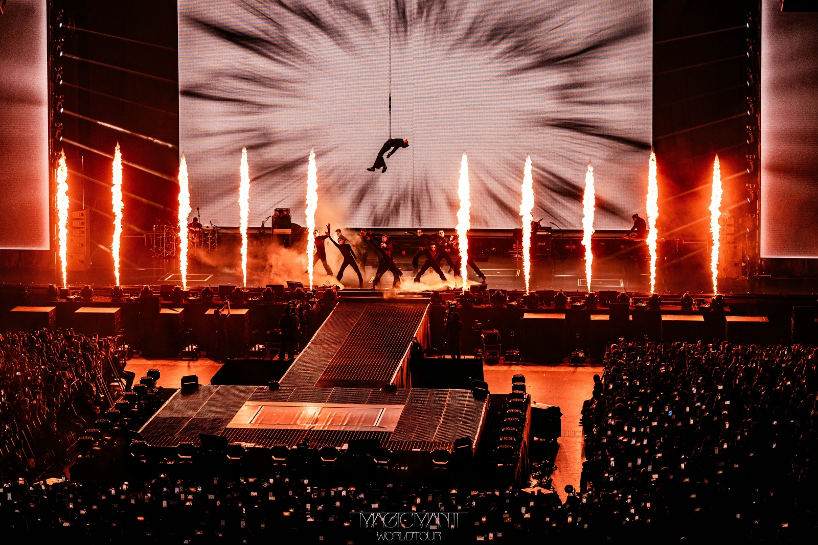 Jackson Wang MAGICMAN 2 World Tour 2025-2026 in Macau Presented by Galaxy Macau™ concluded with three nights of packed shows at Galaxy Arena, captivating close to 35,000 die-hard fans and spectators.